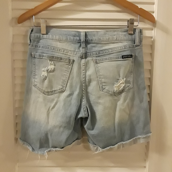 Just USA Womens Jean Shorts Size M Denim Bermuda Distressed Light Wash Mid - Picture 10 of 13